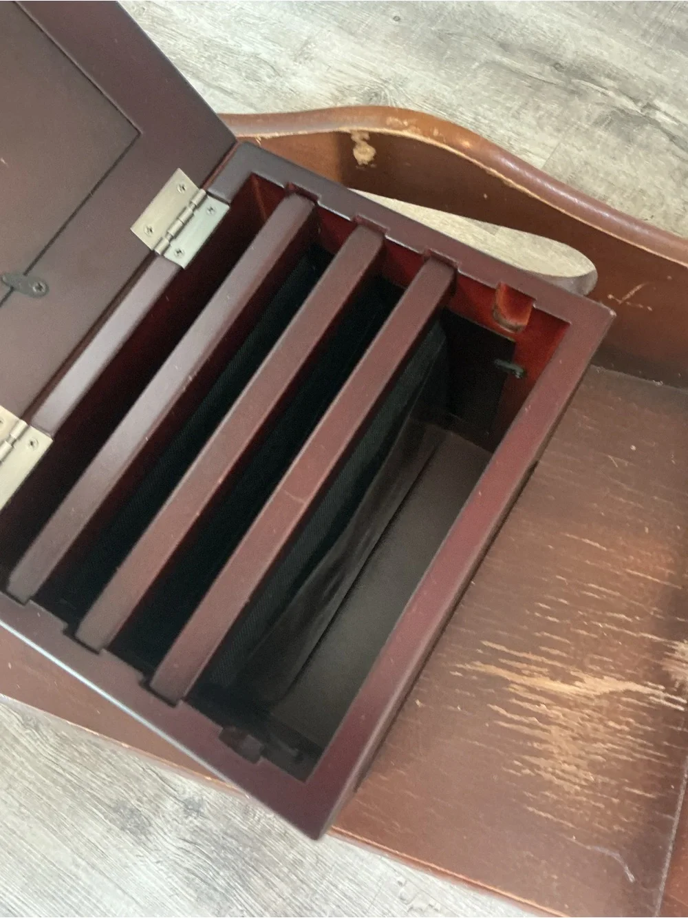 Vintage 90’s Bombay Dark Brown Wooden Photo Keepsake Box 4x6